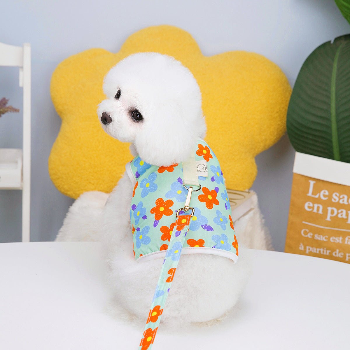 Pet Clothing with Chest Back Traction Rope and 23 Flowers - Tail Wagger's Haven